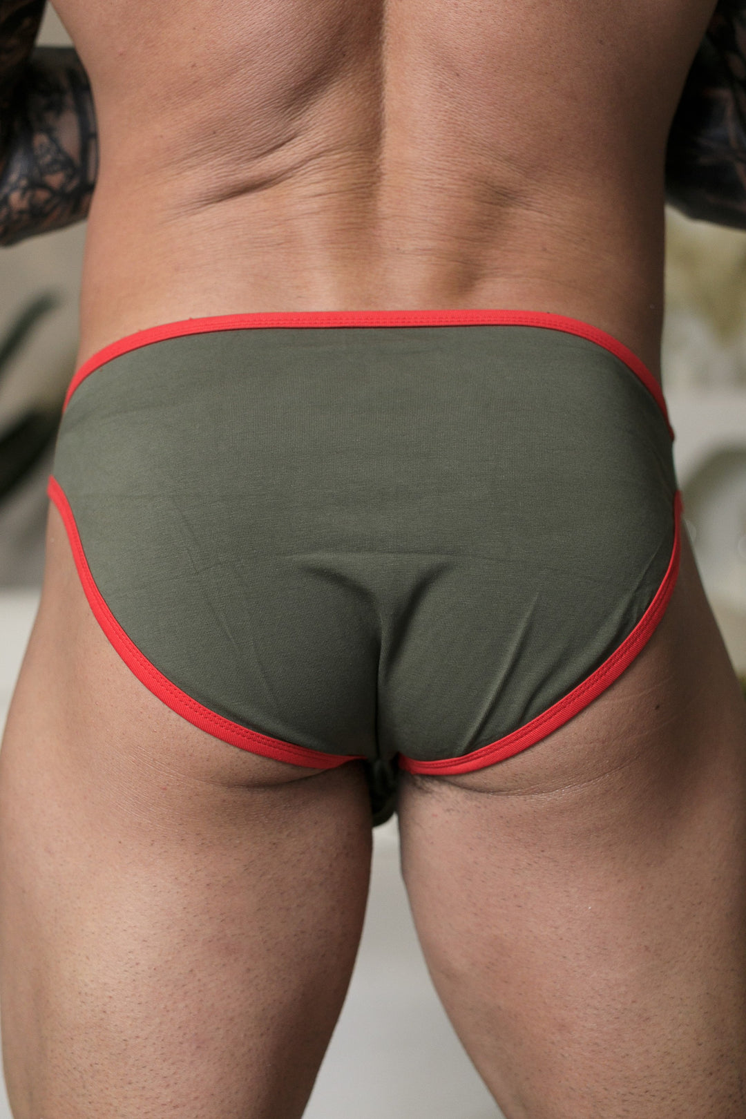 EAGAN BRIEF - KHAKI/RED