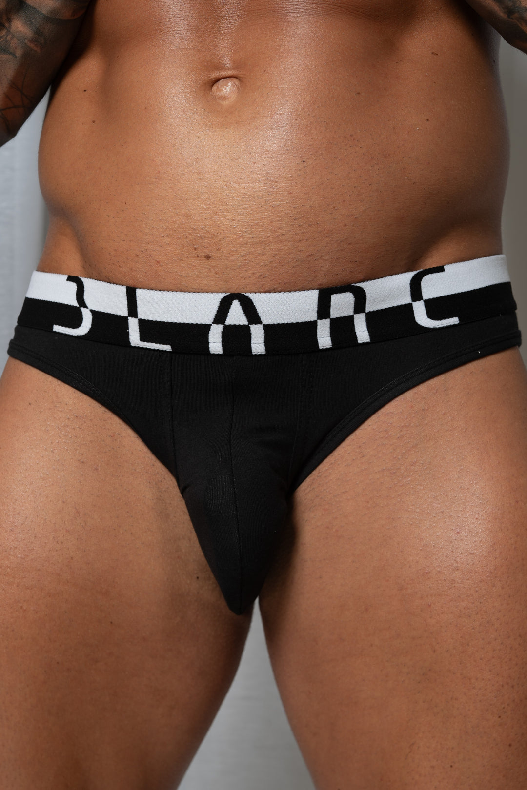 NIUE ENHANCE BRIEF - BLACK